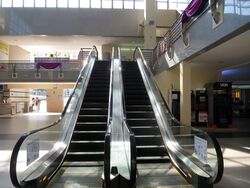 Elias Mall (D18), Retail #580089281